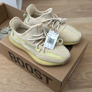 Yeezy Boost 350 v2 brand new in box